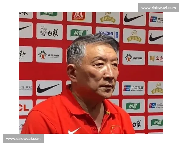 女篮外线哑火引争议！名记力挺宫鲁鸣铁腕决策，李梦缺席背后的战略博弈