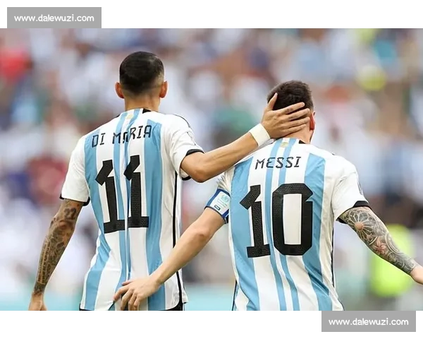 梅西迪马利亚世俱杯同框致敬：从奥运初章到世界杯巅峰的传奇友谊